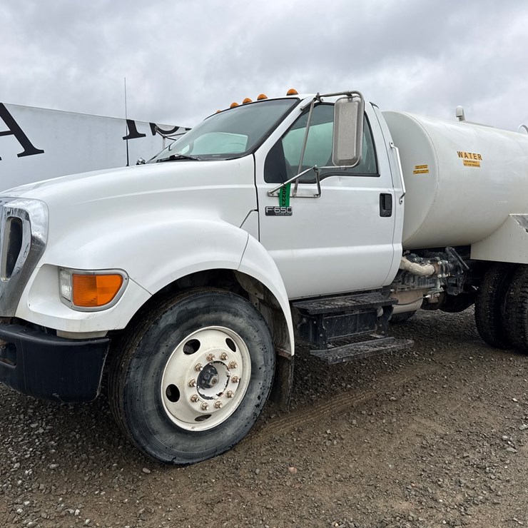 2006 FORD F650