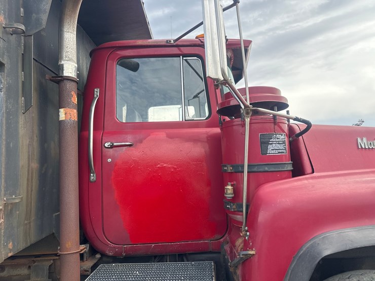 1986-mack-dm686s-image-11