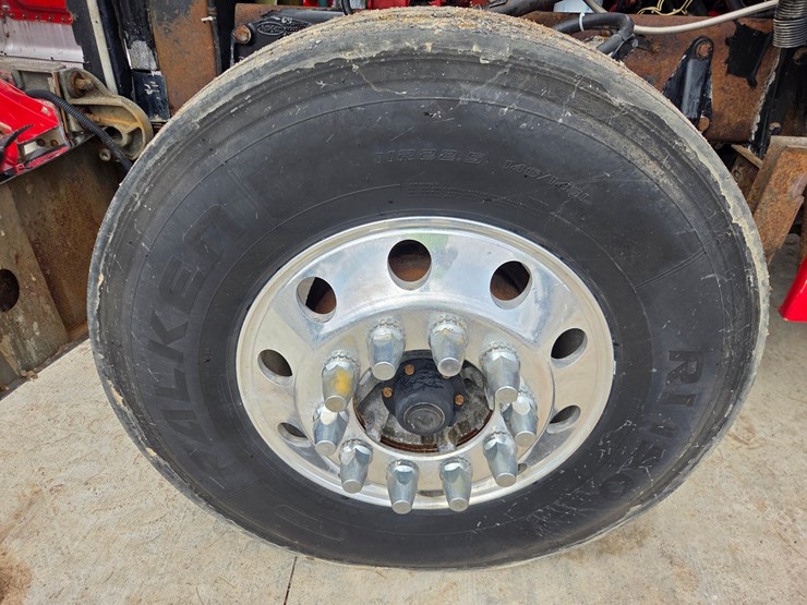 2002-peterbilt-379-image-80