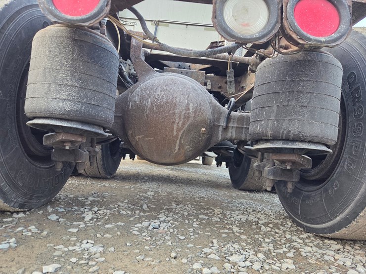 2005-caterpillar-c13-image-32