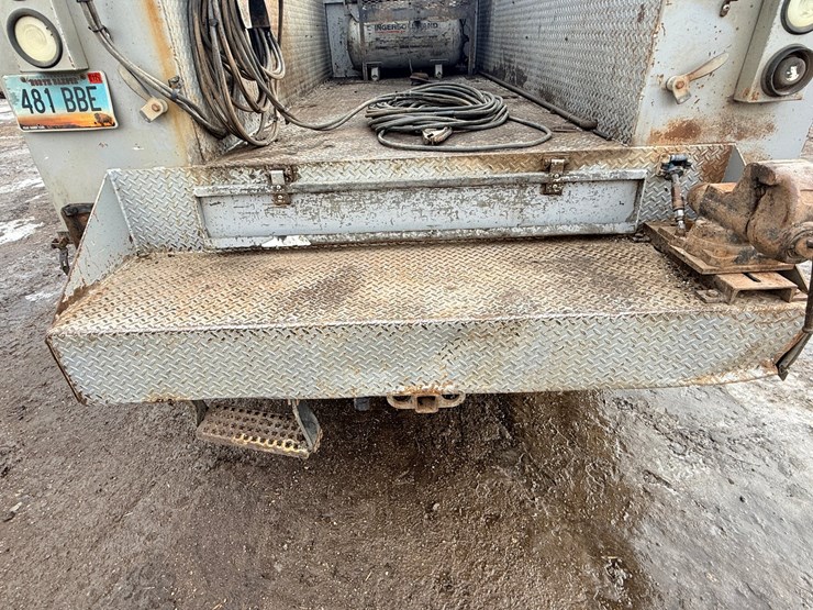 2004-caterpillar-c7-image-28