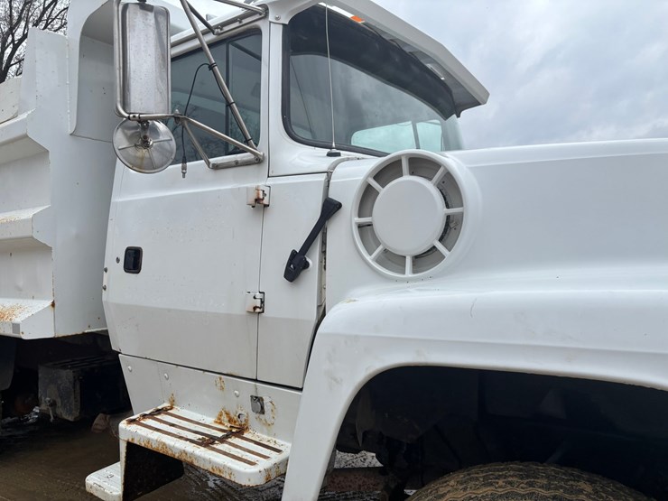 1997-ford-lt8000-image-17