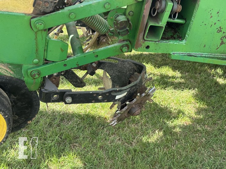 john-deere-7000-image-13