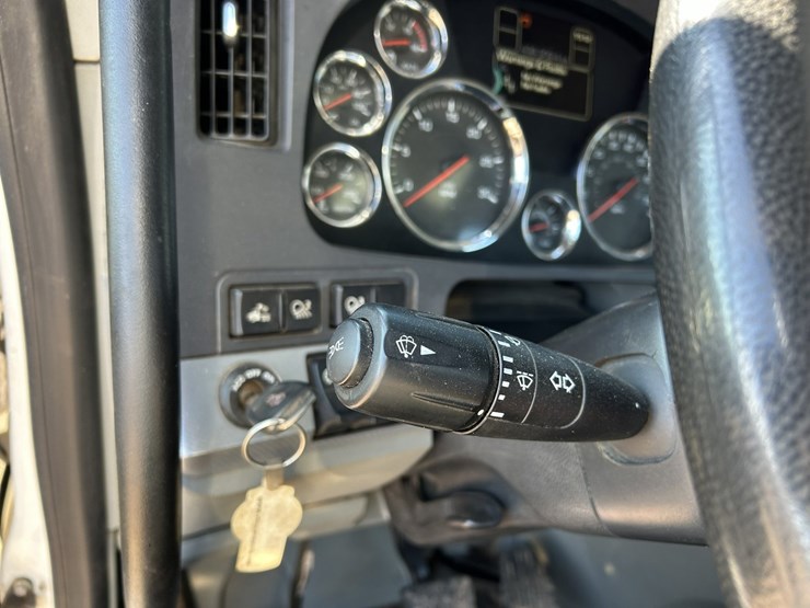 2020-kenworth-t880-image-74