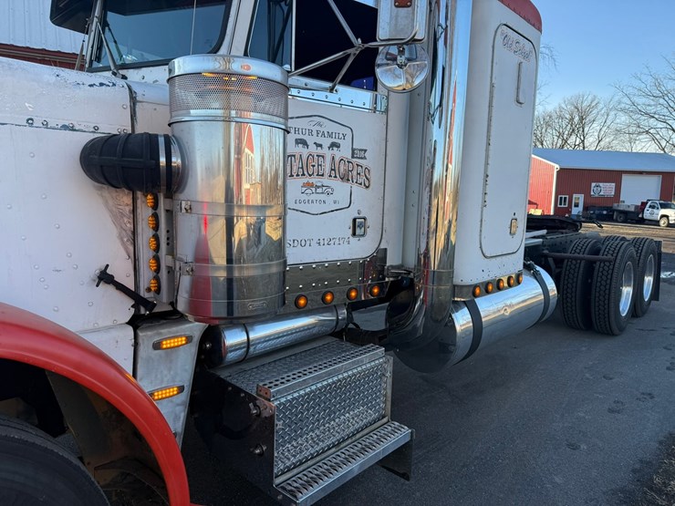 1974-peterbilt-359-image-11