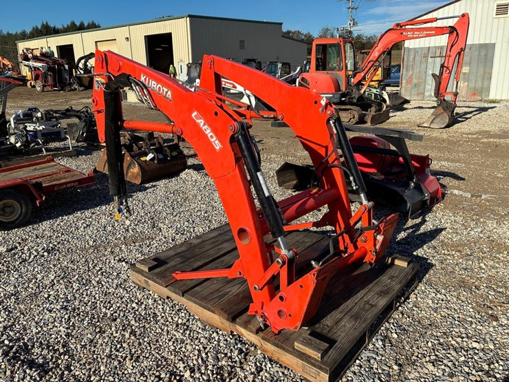 2020-kubota-la805-image-1