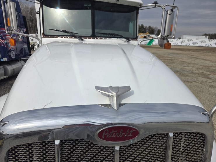 2007-peterbilt-579-image-13