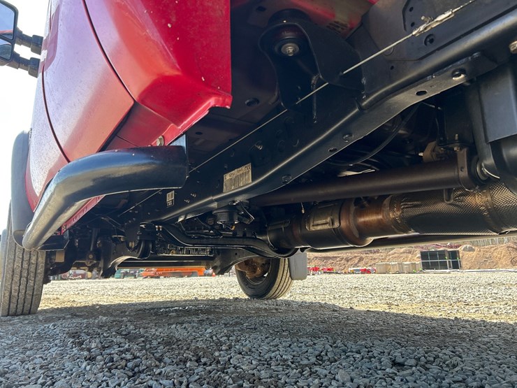 2011-ford-f550-image-37