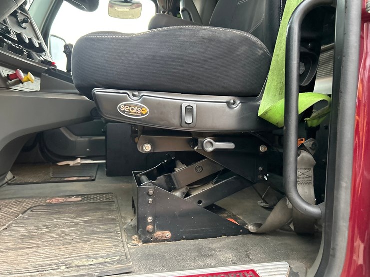 2016-kenworth-t680-image-50