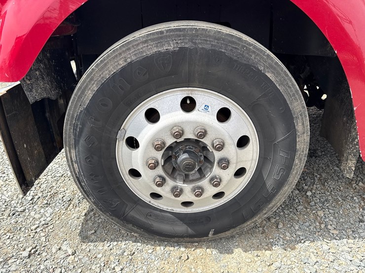 2018-freightliner-122sd-image-71