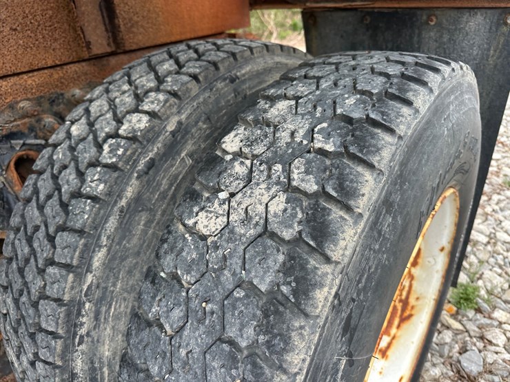 2007-international-7600-image-61