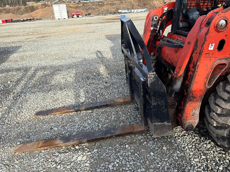 kubota-ssv65-image-9