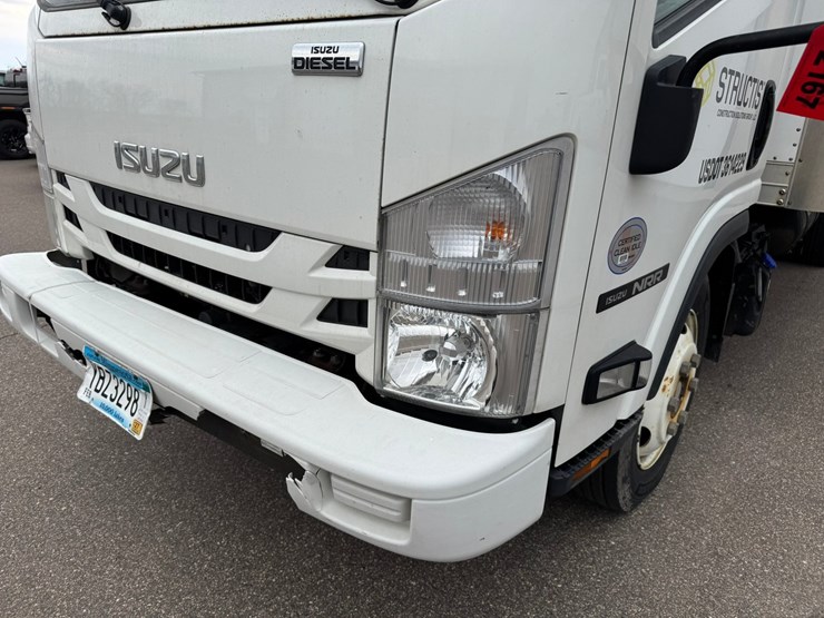 2019-isuzu-nrr-image-9
