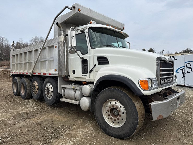 2006-massey-ferguson-8-image-7