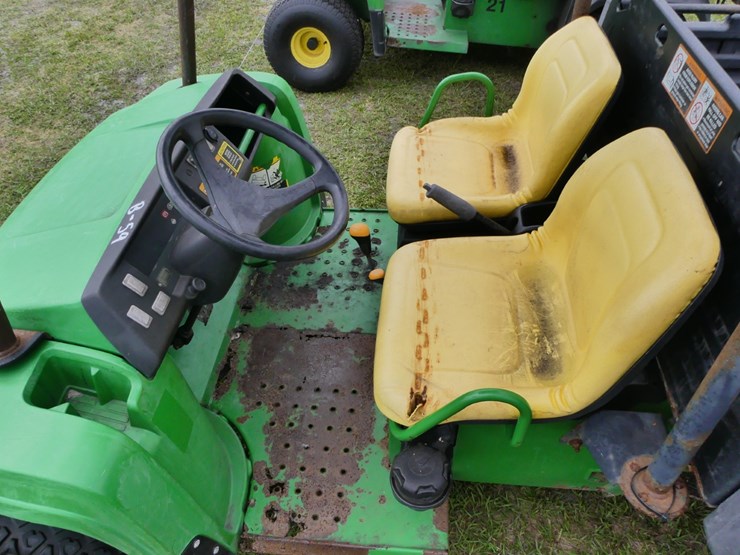 2017-john-deere-tx-4x2-image-9