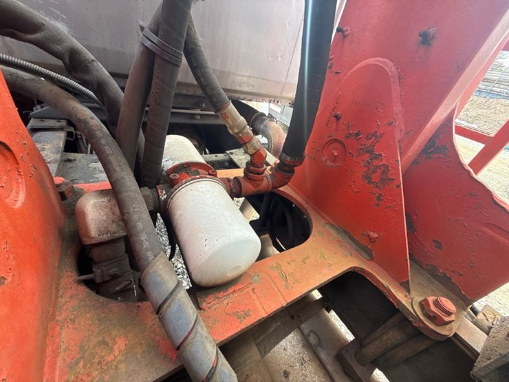 1990-massey-ferguson-8-image-61