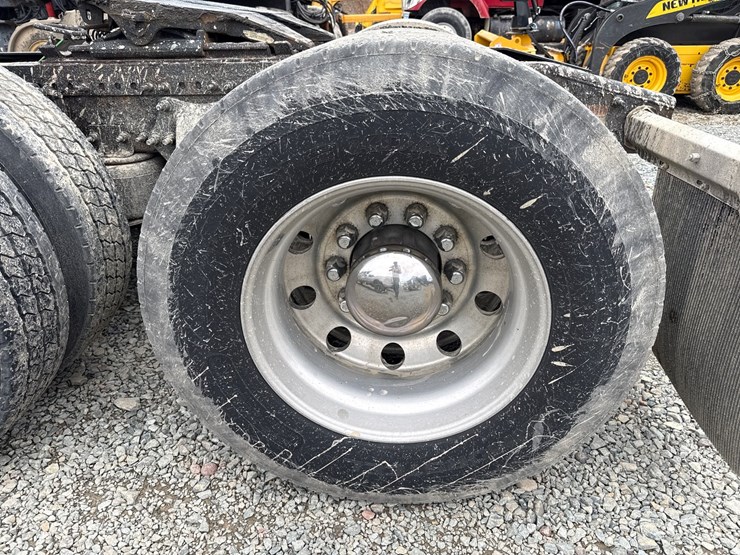 2016-massey-ferguson-8-image-73