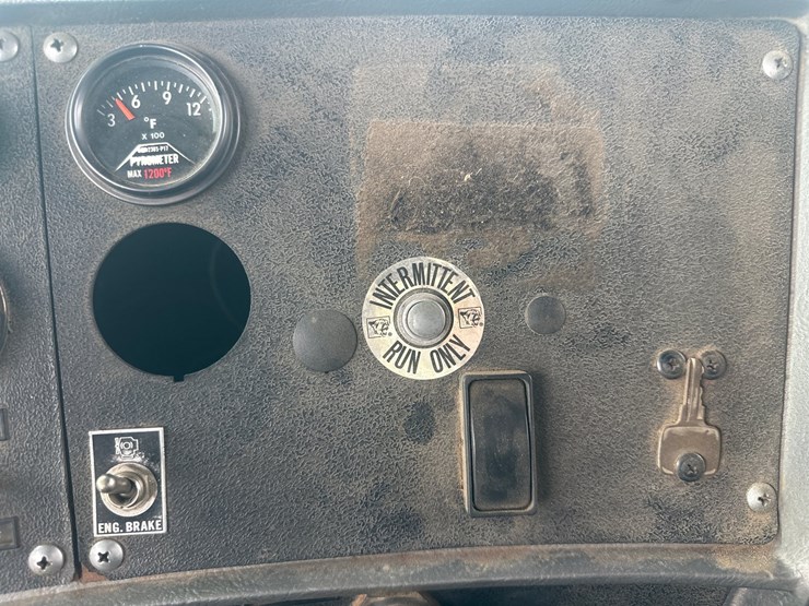 1986-mack-dm686s-image-32