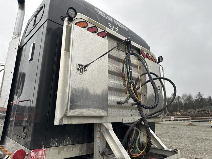 2009-massey-ferguson-8-image-23