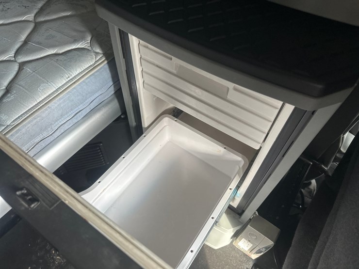 2020-kenworth-t680-image-59