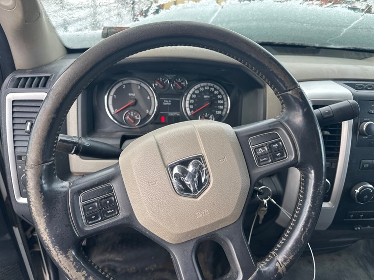 2012-massey-ferguson-8-image-43