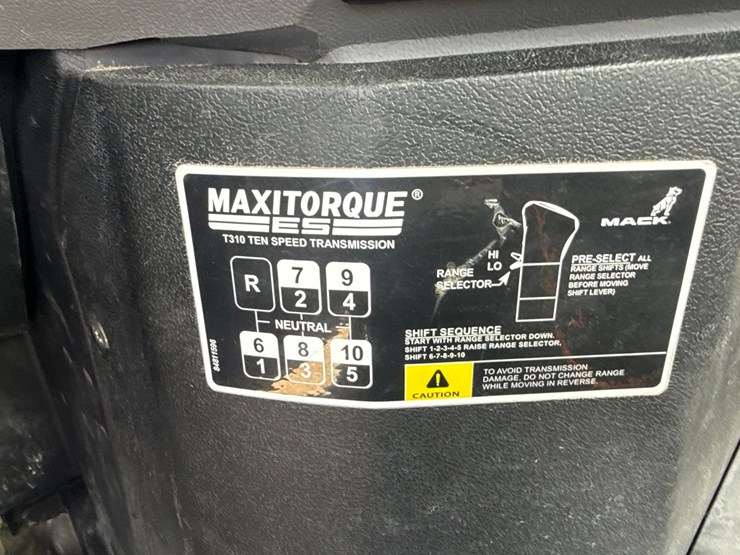 2019-massey-ferguson-8-image-53