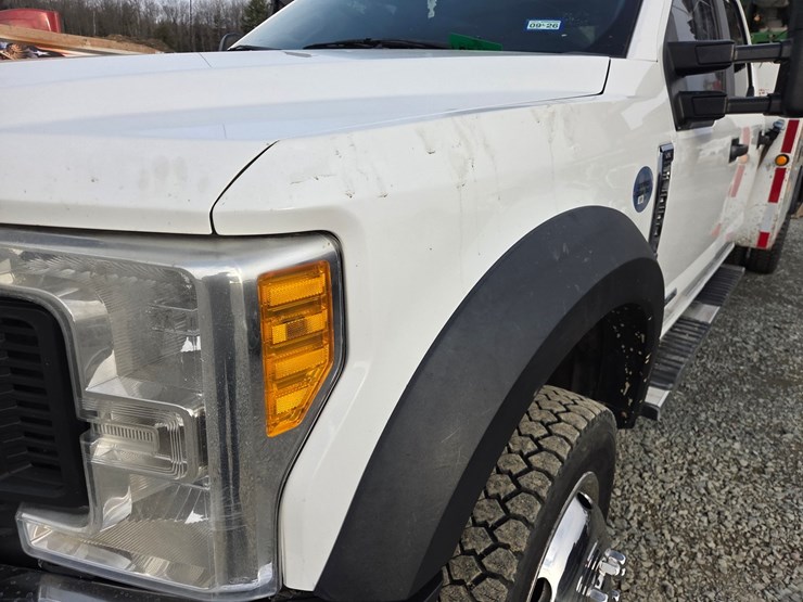 2018-ford-f550-xl-image-12