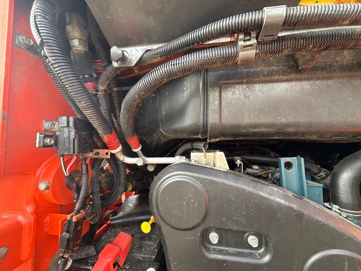 kubota-ssv65-image-27