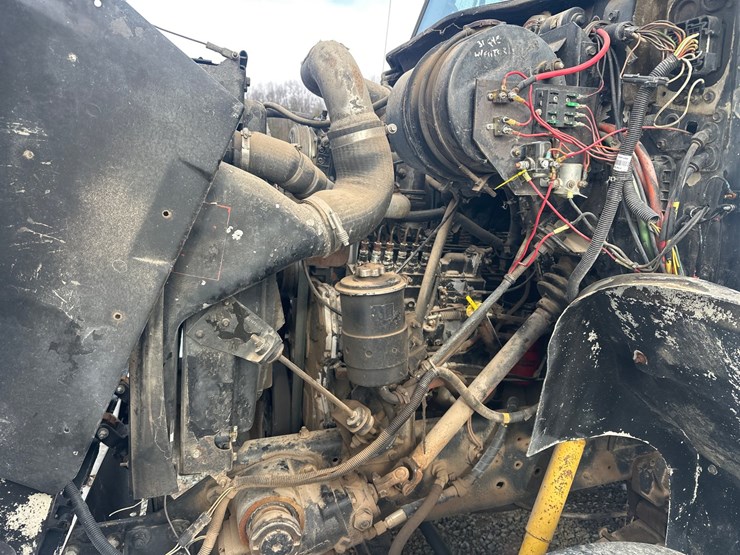 1995-international-8100-image-60