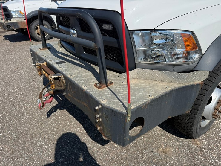 #1060-•-2015-ram-5500-heavy-duty-service-truck-image-9