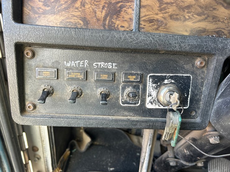 1994-massey-ferguson-8-image-73