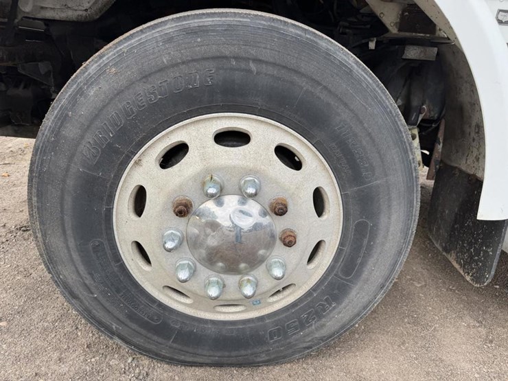 2003-peterbilt-330-image-80