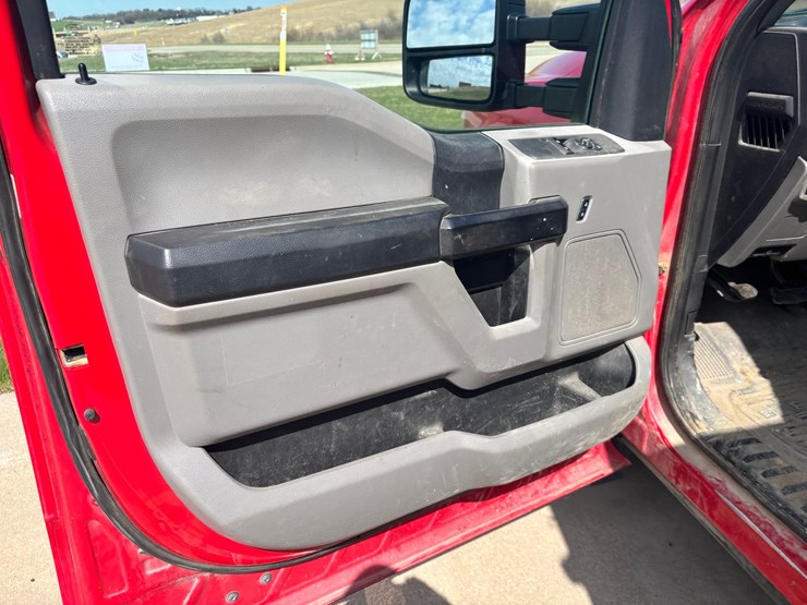 2017-ford-f350-image-33