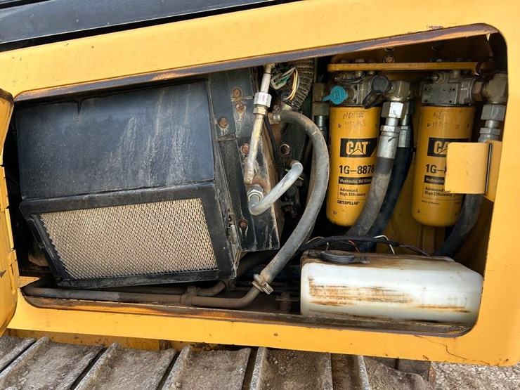 caterpillar-d5k-xl-image-20