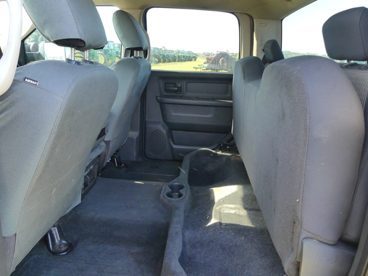 2010-dodge-ram-3500-image-9