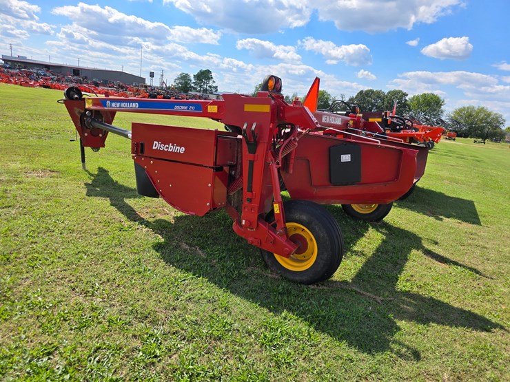 2022-new-holland-210-image-20