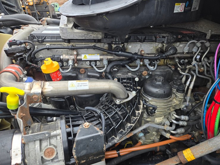 2016-freightliner-cascadia-125-image-44