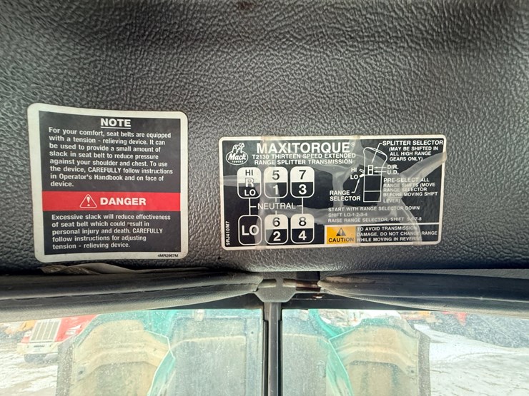 1999-mack-dm690-image-66