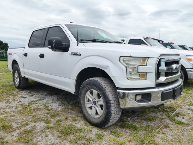 2016-ford-f150-xlt-image-2