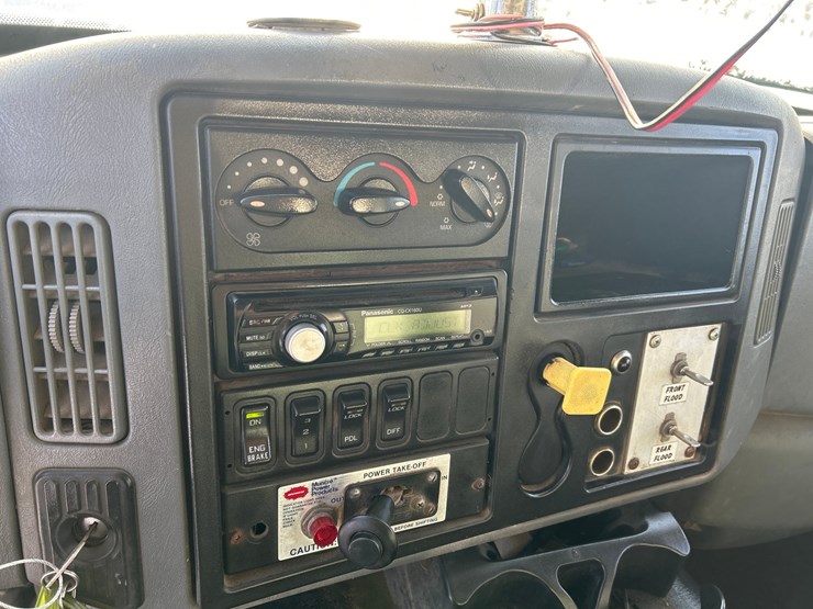 2005-international-7600-image-64