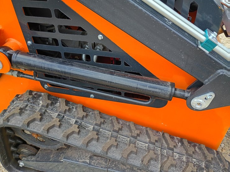 #23944-•-2025-arteer-qb-480-mini-skid-steer-image-24