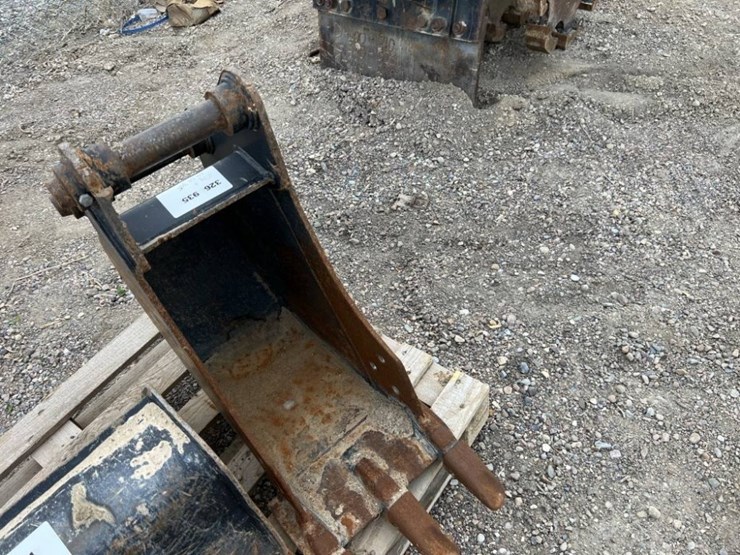 caterpillar-12-image-2