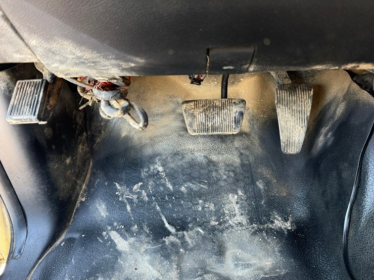 #2049-•-2015-ram-5500-heavy-duty-service-truck-image-36