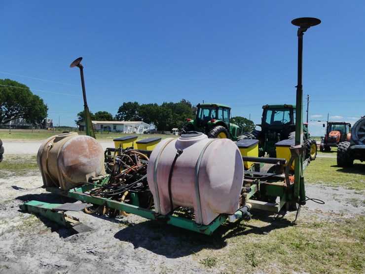 john-deere-7300-image-1