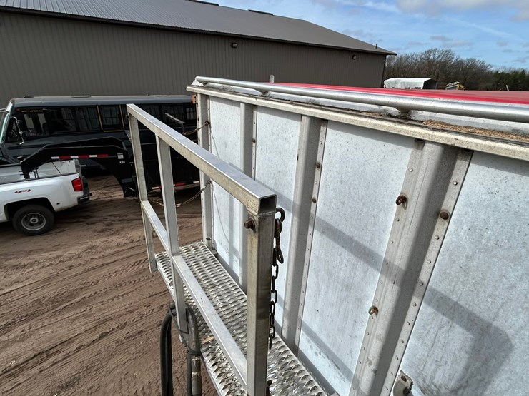 2000-wilkens-walking-floor-image-48