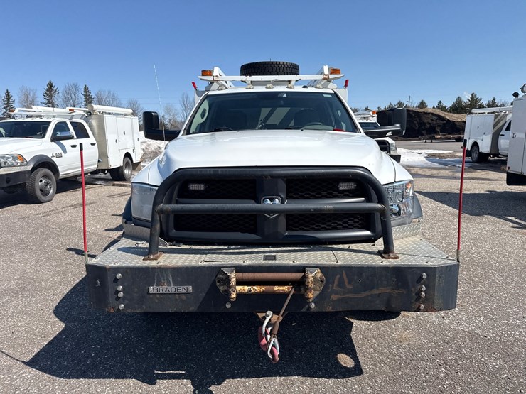 #1060-•-2015-ram-5500-heavy-duty-service-truck-image-8