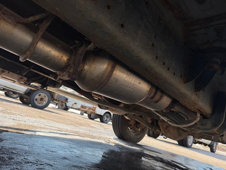 #1061-•-2016-ram-5500-heavy-duty-service-truck-image-23