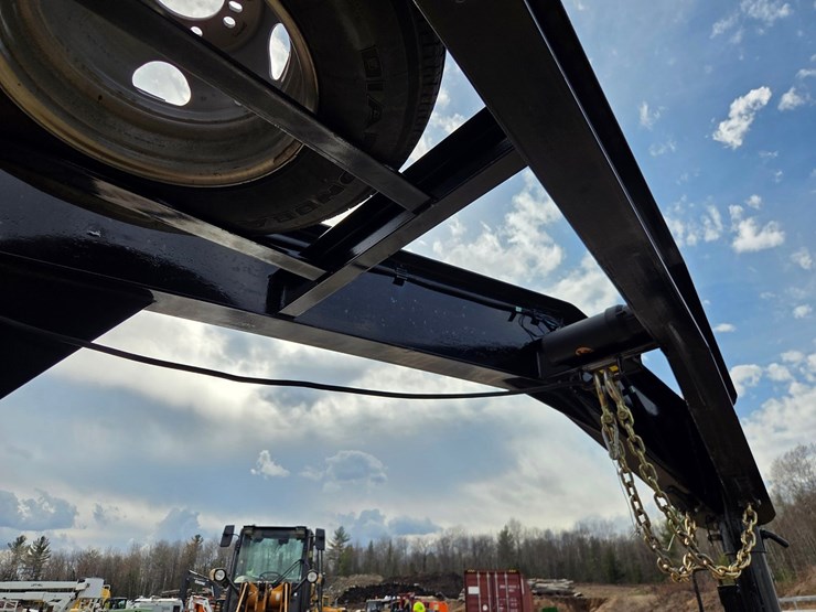 2024-massey-ferguson-8-image-30