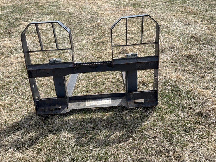 bobcat-pallet-forks-image-6
