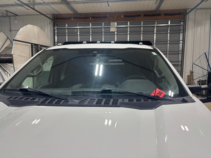 2022-ford-f550-sd-image-12